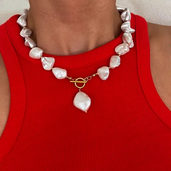 Chansuttpearls: Chunky Pearl Necklace - J. Cole ShoesCHANSUTTPEARLSChansuttpearls: Chunky Pearl Necklace