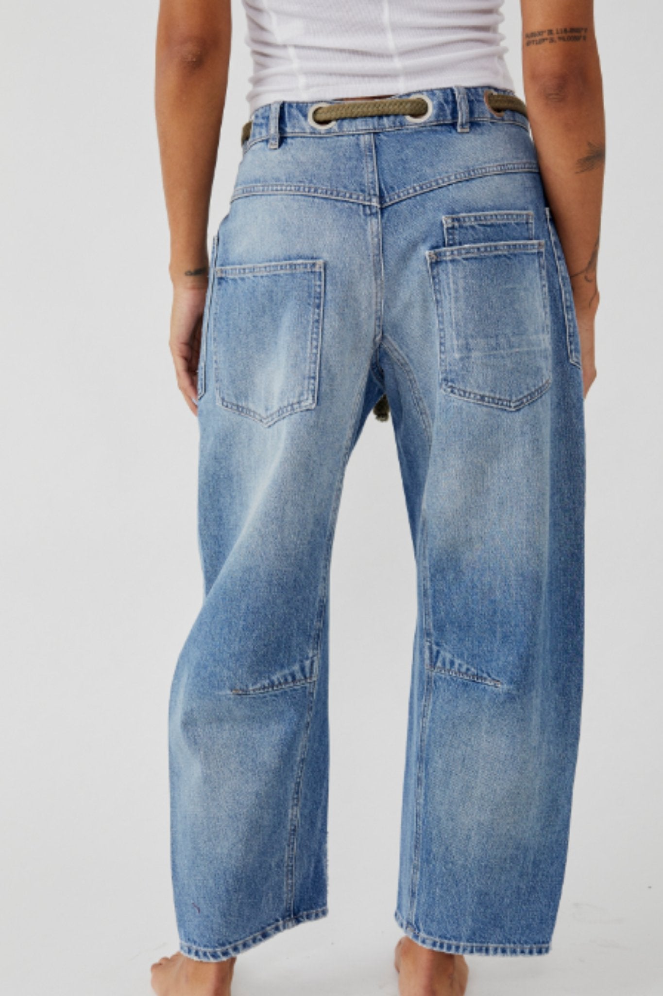 Free People: Moxie Low Slung Pull On Barrel Pant in Truest Blue - J. Cole ShoesFREE PEOPLEFree People: Moxie Low Slung Pull On Barrel Pant in Truest Blue