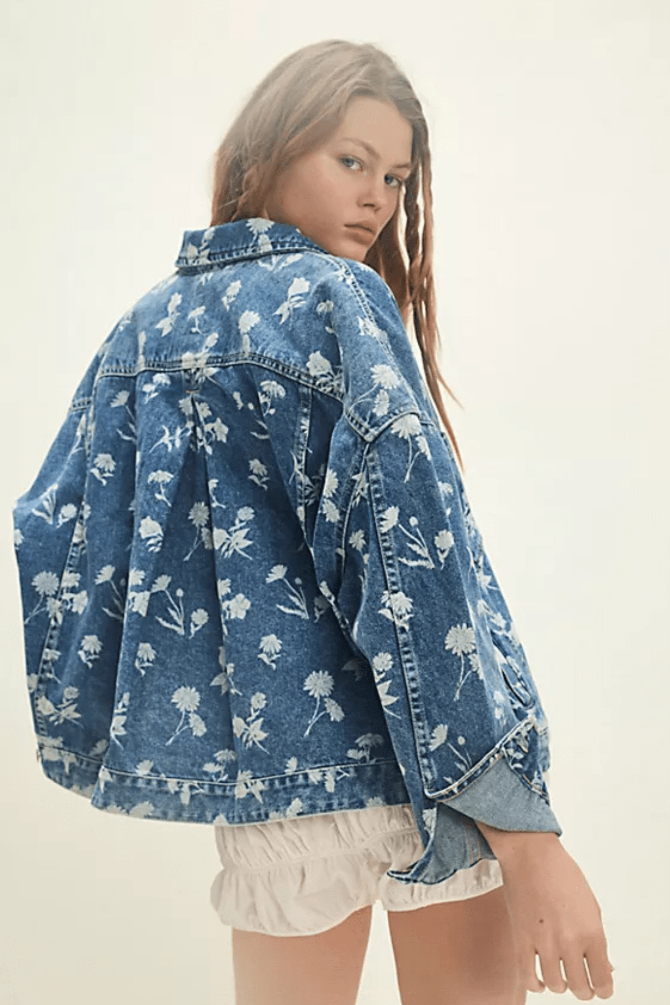 Free People: Opal Swing Denim Jacket in Fallen Daisy - J. Cole ShoesFREE PEOPLEFree People: Opal Swing Denim Jacket in Fallen Daisy