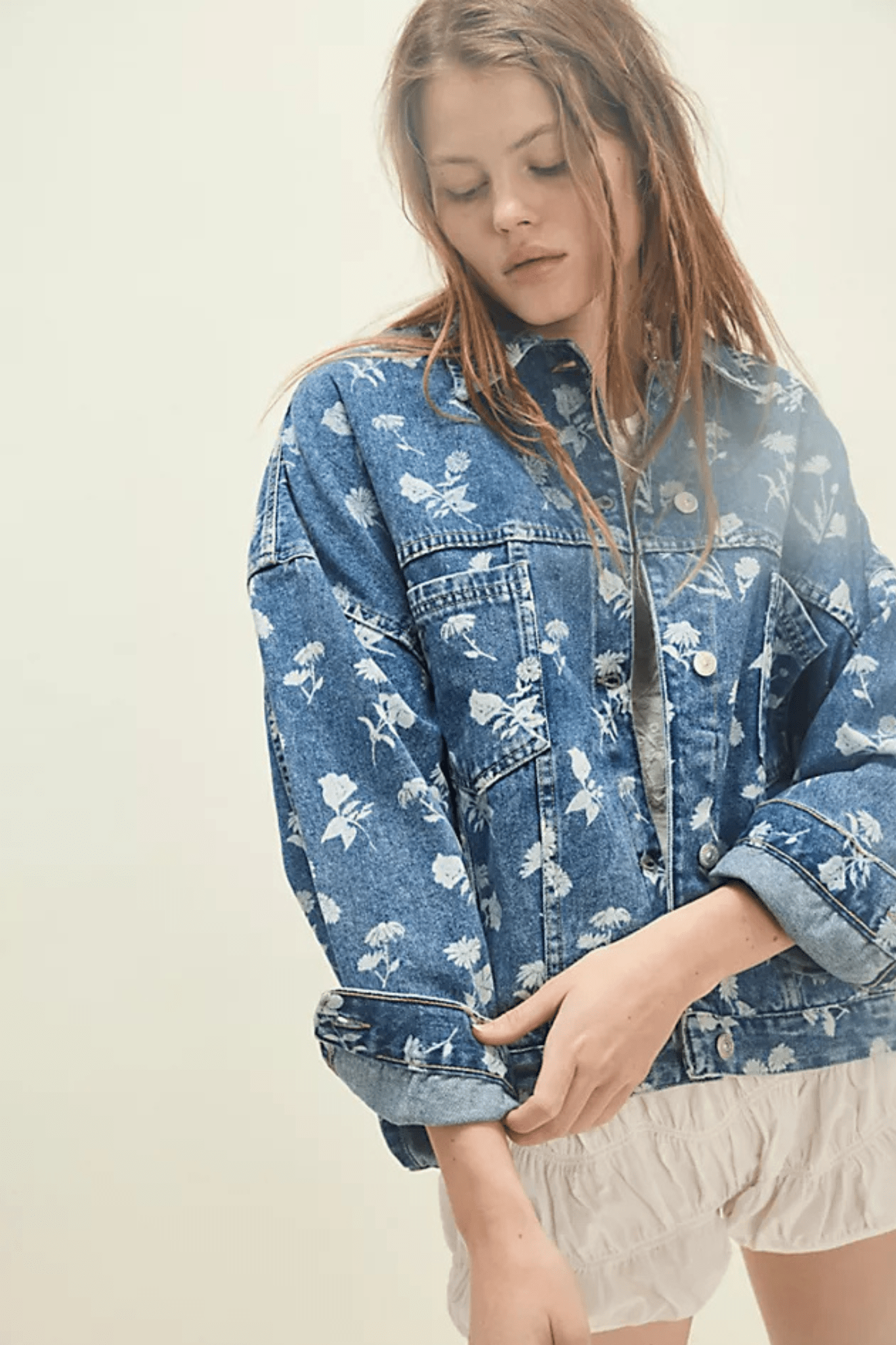 Free People: Opal Swing Denim Jacket in Fallen Daisy - J. Cole ShoesFREE PEOPLEFree People: Opal Swing Denim Jacket in Fallen Daisy