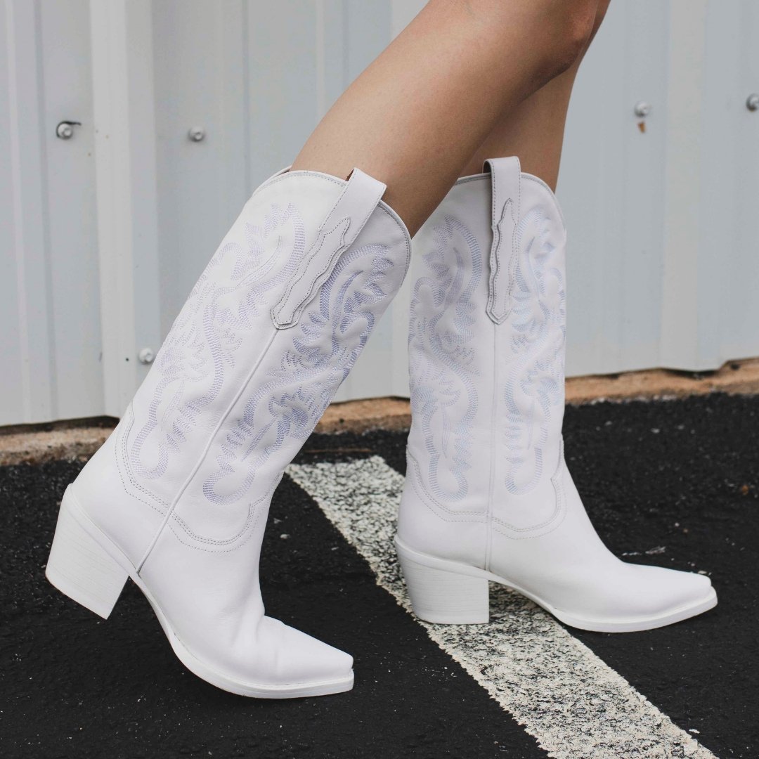 Jeffrey Campbell: Dagget in White - J. Cole ShoesJEFFREY CAMPBELL