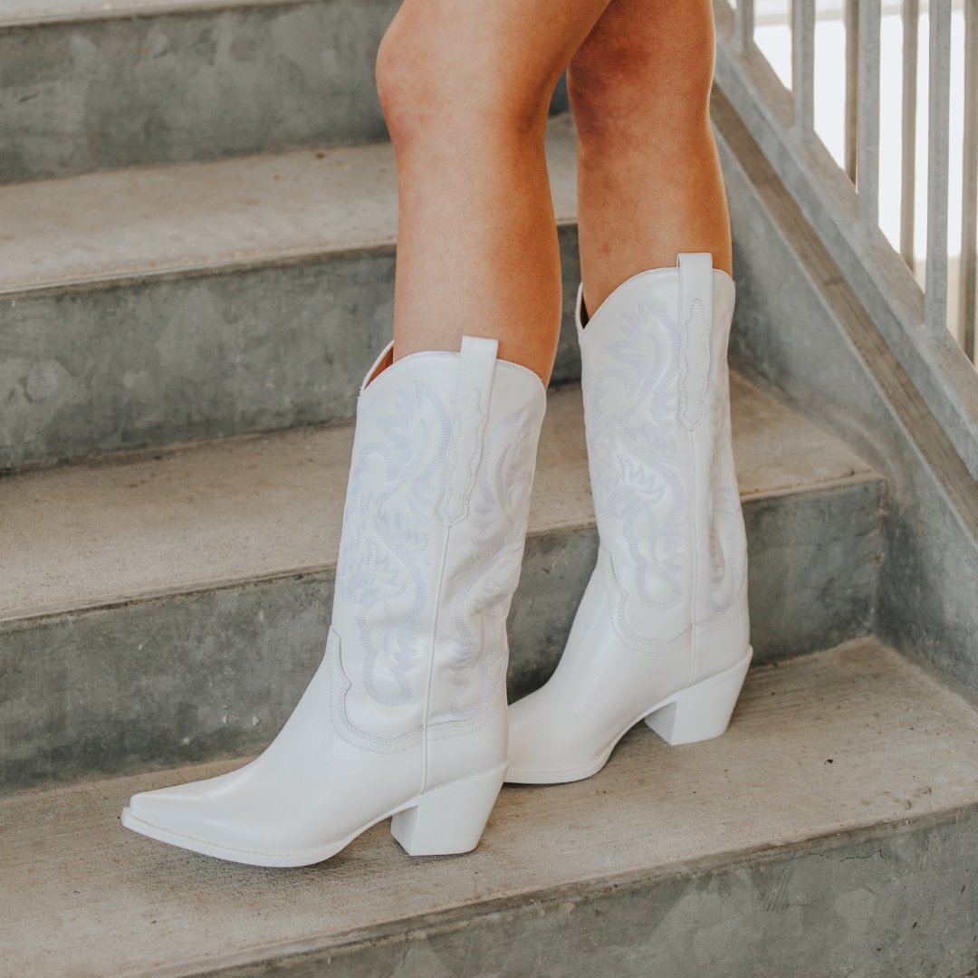 Jeffrey Campbell: Dagget in White - J. Cole ShoesJEFFREY CAMPBELL